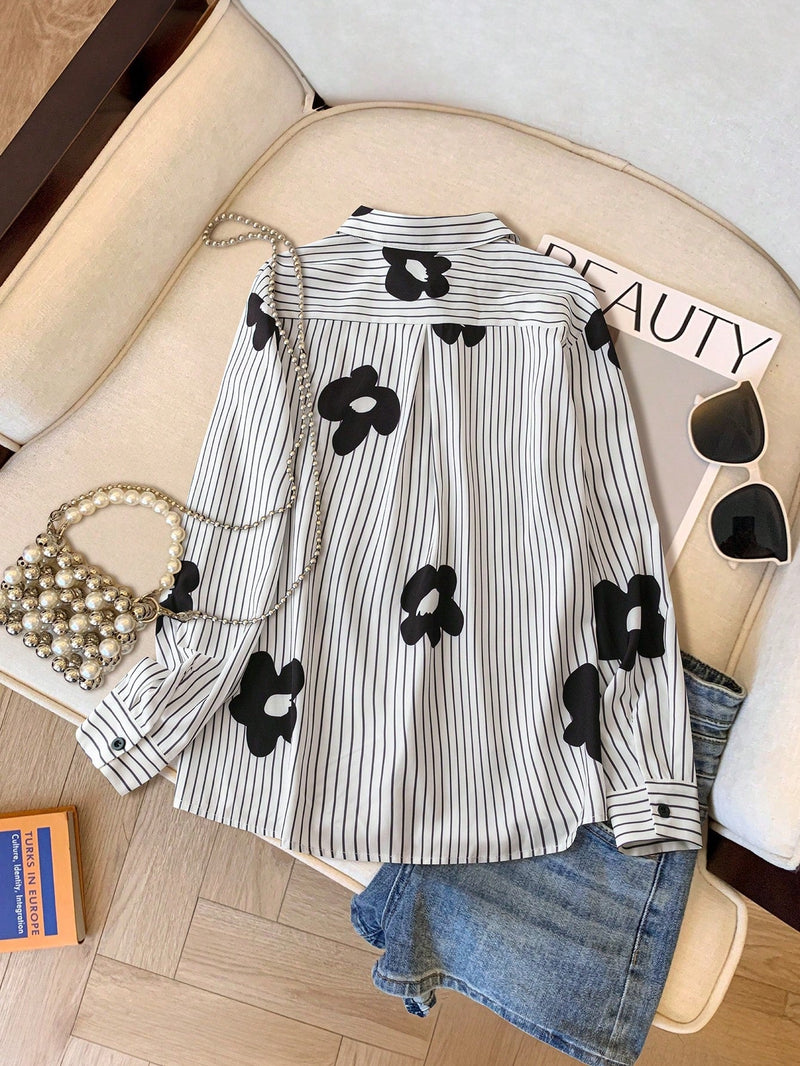 Camisa Listrada Com Flores