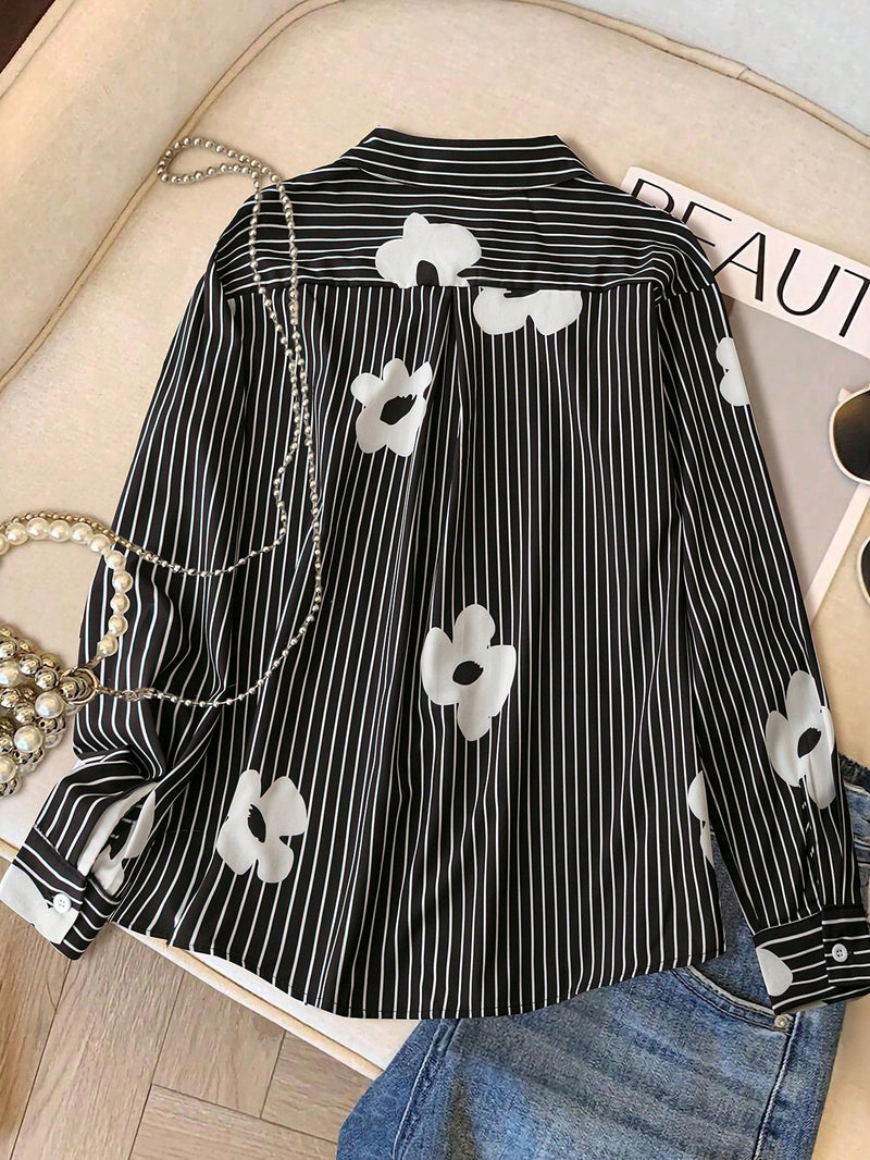 Camisa Listrada Com Flores